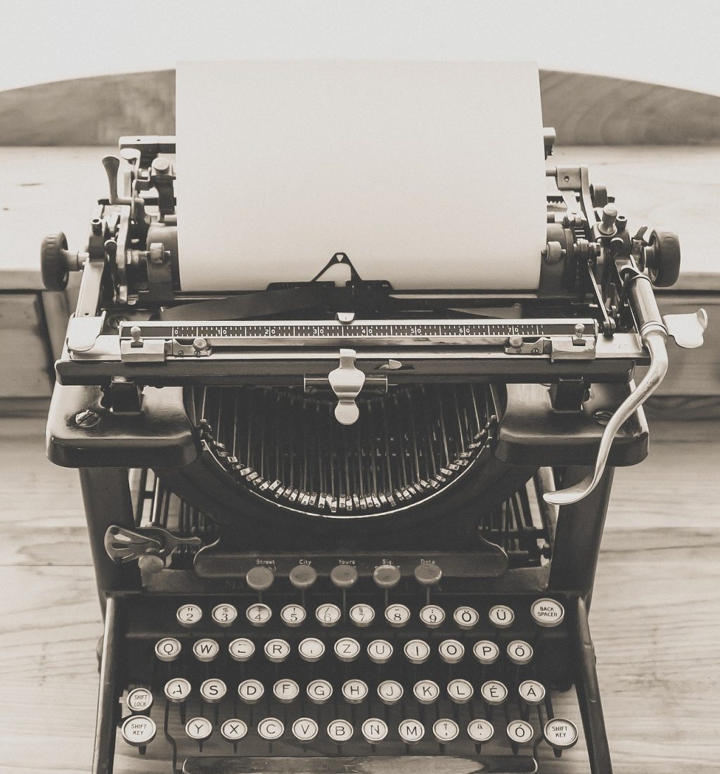 typewriter-1248089_1920